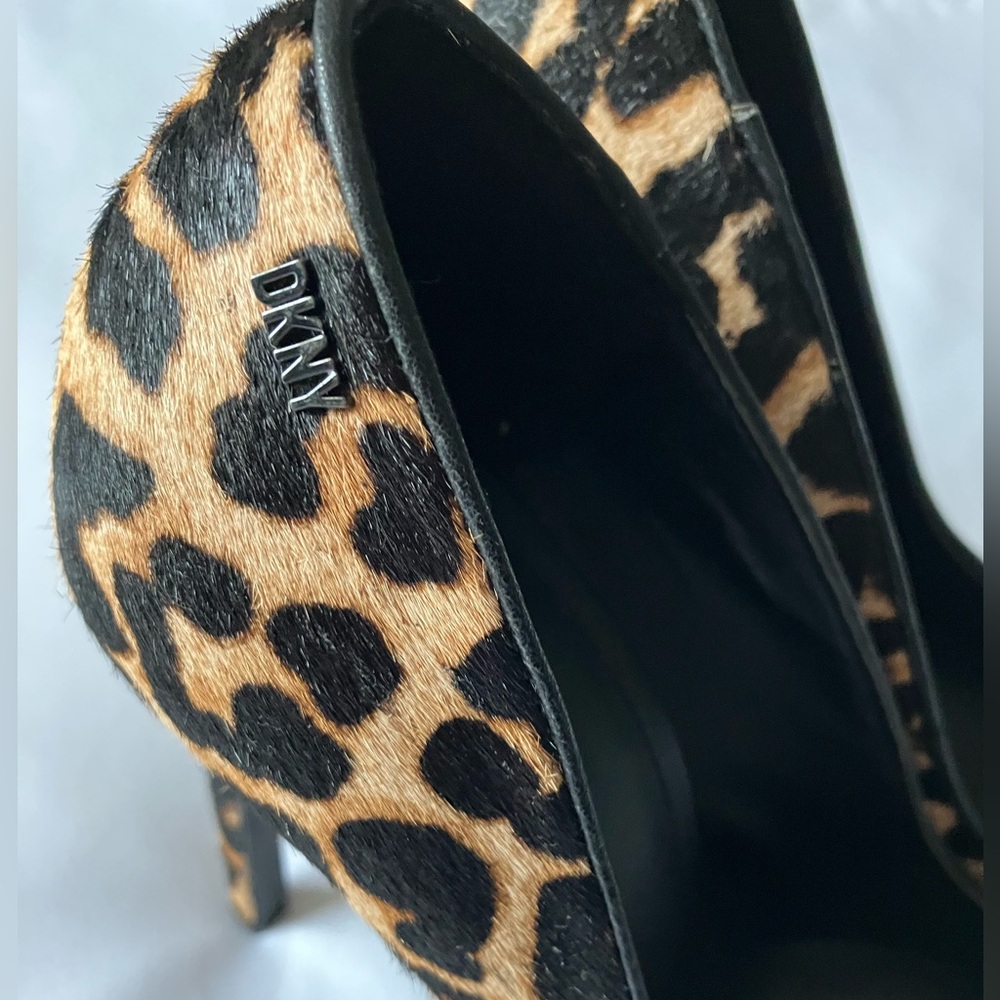 DKNY Women’s Carisa Slip-on Leopard Classic Pointed Toe Pump - Picture 4 of 15
